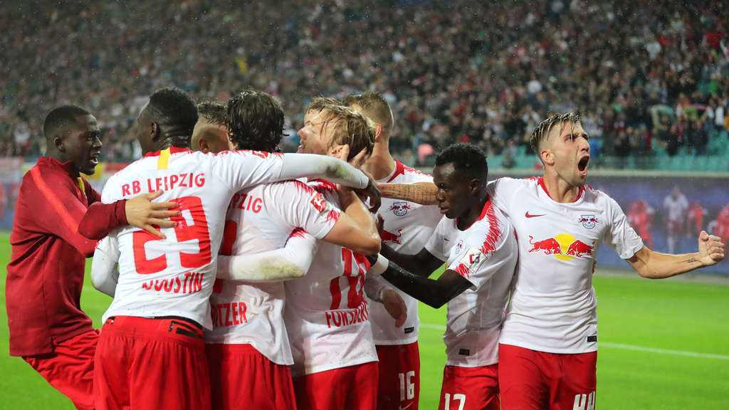  拜仁锋线重组迎来爆发时刻  