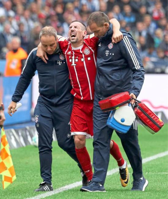  拜仁队长韧带撕裂将缺阵两个月赛事  