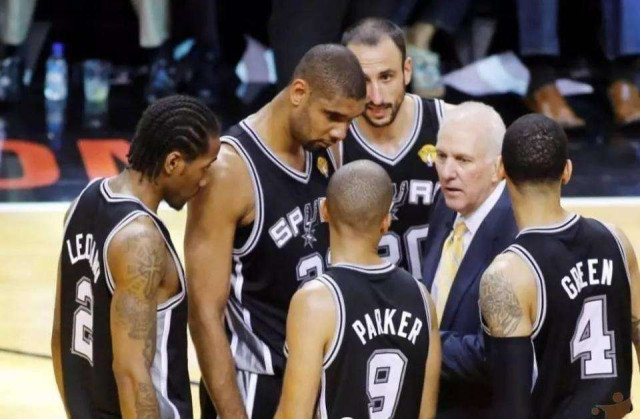  福克斯突破分球盘活全队国王击败马刺队