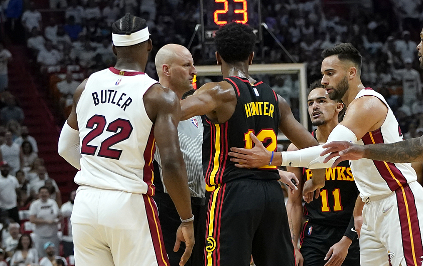  特雷杨三分雨浇灭热火，老鹰客场力克东部劲旅